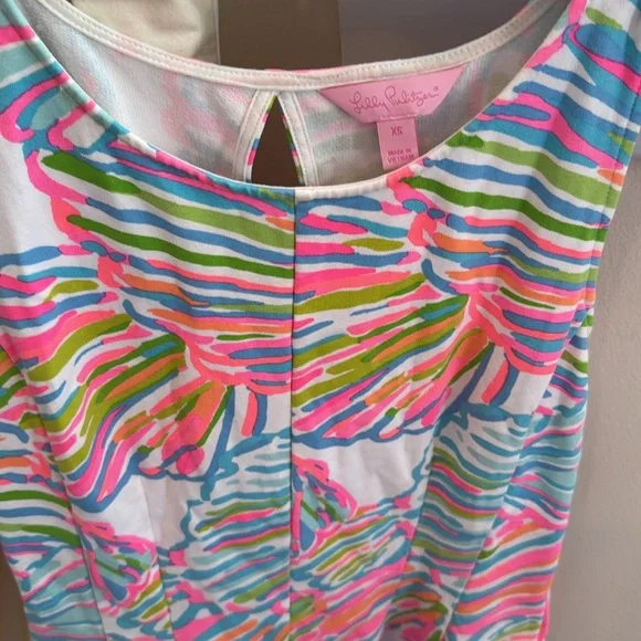 Lilly Pulitzer XS EUC seashell dress. Cotton knit Aline mini. Keyhole back. - Picture 3 of 7